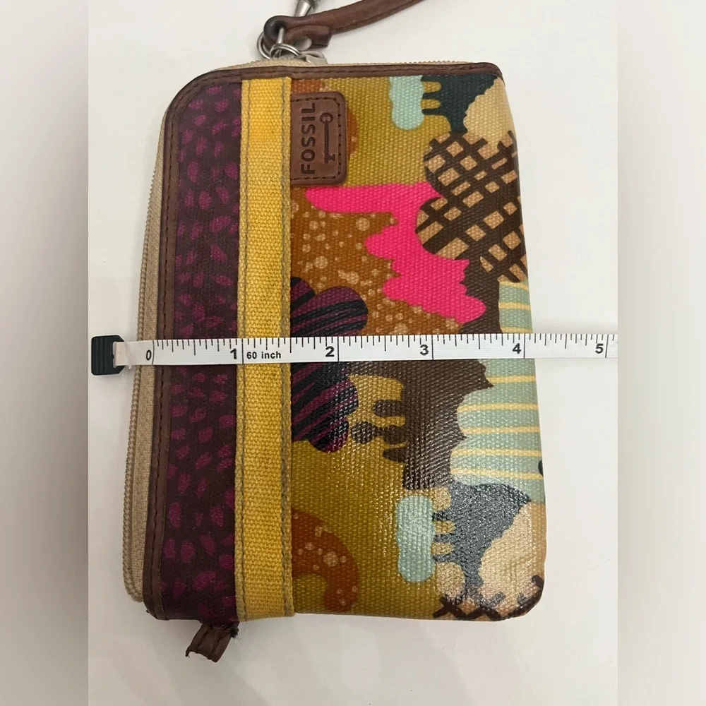 Fossil Key-Per Wristlet